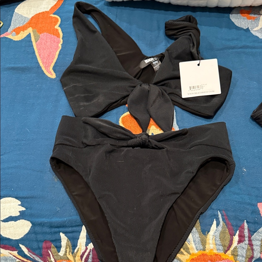 Beach Riot Black women’s 2 piece swim suit